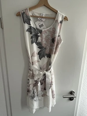 "Alba Moda" Sommerkleid hell, luftig mit floralem Druck, 2-lagig, Gr. 38 - *Neu* - Bild 1 von 4