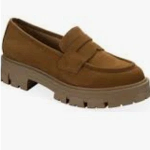 Wonderly Women's Lana Lug Sole Loafers SIZE 7.5 - Picture 1 of 9