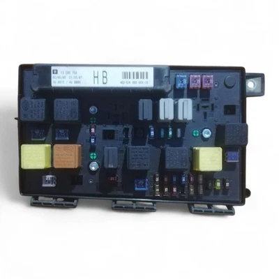 CENTRALINA PORTA FUSIBILI PER OPEL Astra H Berlina 13206754 Benzina (04>07) - Immagine 1 di 3