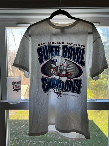 New England Patriots NFL Super Bowl XXXVI 36 T shirt L large Plastic Mug 2001 Cover