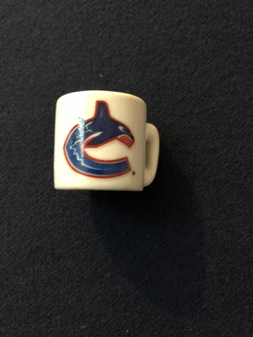 NHL Collectible Mini Mug Vancouver Canucks Gumball Hockey Cover