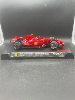 Modellino Ferrari 1:18 Kimi Raikkonen the perfecy race - Immagine 1 di 4