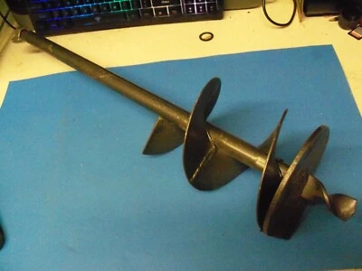 UNIVERSAL 2 FT X 5-Inch Diameter 24-Inch Long Earth Auger with Fishtail BIT CR - Image 1 of 2