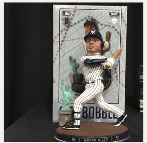 Derek Jeter Yankees City Bobble Forever Collectibles 10” Bobblehead NIB 3/214 Cover