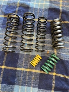 LARGE MIXED LOT OF 6 SPRINGS, MIXED SIZES AND COLORS - Picture 1 of 4