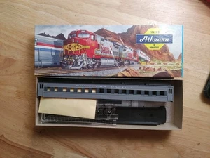 Athearn 2429 HO STD Coach Core Roof With Box - Picture 1 of 3