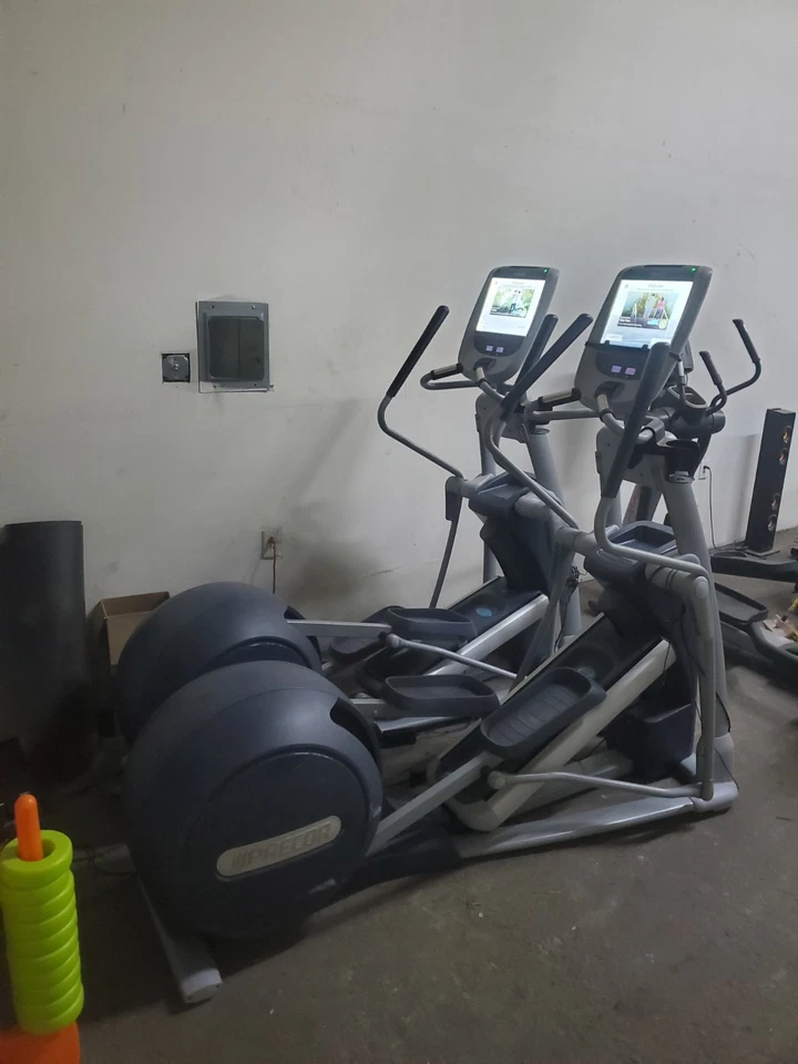 Precor EFX 885 椭圆串流器 P82 控制台 - 二手 商用质量 — 第 1/4 张图片