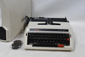 Brother Deluxe 760TR Portable Typewriter - Vintage Made In Japan (a) - Picture 1 of 19