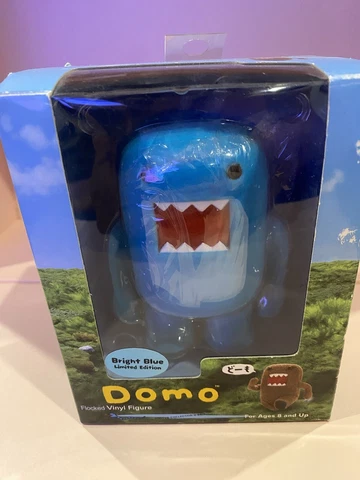 Dark Horse Comics Domo Flocked Vinyl Figure: Bright Blue Cover