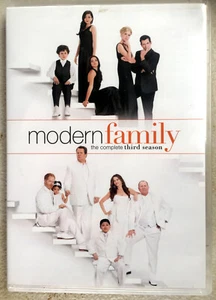 Modern Family Complete Third 3rd Season - NTSC Region 1 (USA) DVD Set - Picture 1 of 2