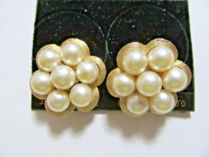 Vintage signierte Kramer Kunstperlen Cluster Perlen Goldrand Clip Ohrringe - Bild 1 von 4