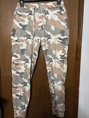 Vaqueros camuflados mujer casi famosos talla M Foto 1 de 4