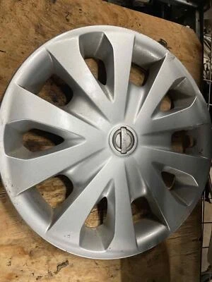 Capa de roda 15 Nissan Versa - Imagem 1 de 2