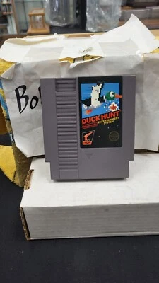 DUCK HUNT 5 SCREW NINTENDO NES VIDEO GAME NO BOX MANUAL - Image 1 of 4