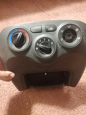 Оригинальный нагреватель температуры 2010-2011 Hyundai Accent R10s18b07 - Изображение 1 из 3