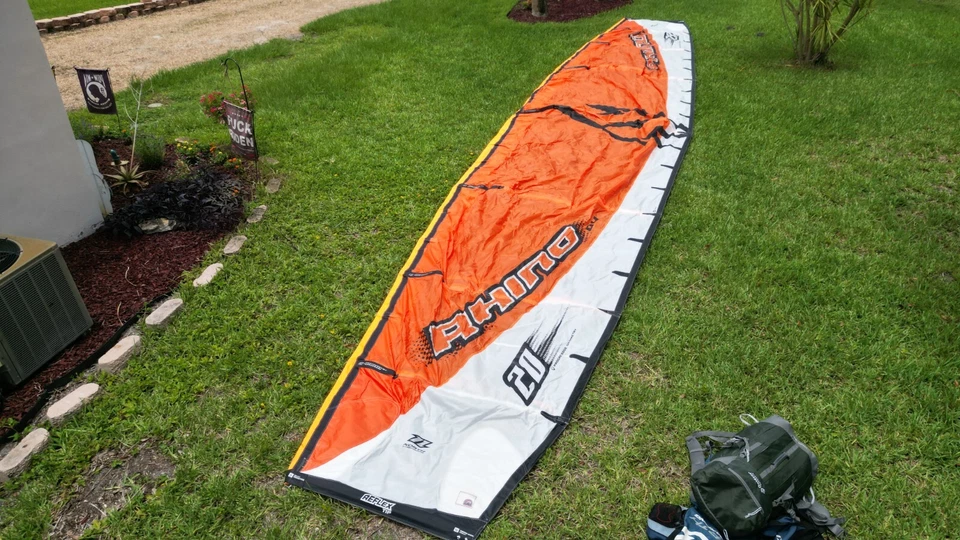 North Kiteboarding  Rhino 20m Kite w/ Bar and Lines - Image 1 of 4