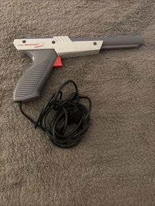 Nintendo Entertainment System 1985 Zapper (gris) probado funcionando - Imagen 1 de 3