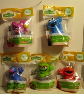 "Figuras de amigos de Plaza Sésamo de 3"": Elmo, Monstruo de Galletas, Grover, Oscar y Abby NUEVO - Imagen 1 de 1