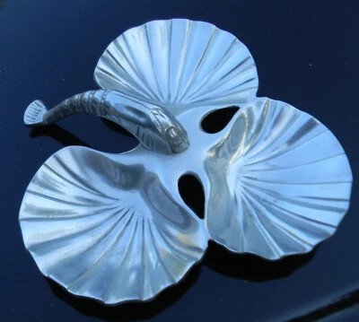 SERVIDOR DE 3 ALMEJAS DE MEDIADOS DE SIGLO Mango de Camarón Aluminio Fundido B&B St Paul MINN EE. UU. Foto 1 de 4