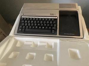 Vintage Texas Instruments Home Computer TI-99/4A Good Cosmetic Cond.& Orig. Box - Picture 1 of 8