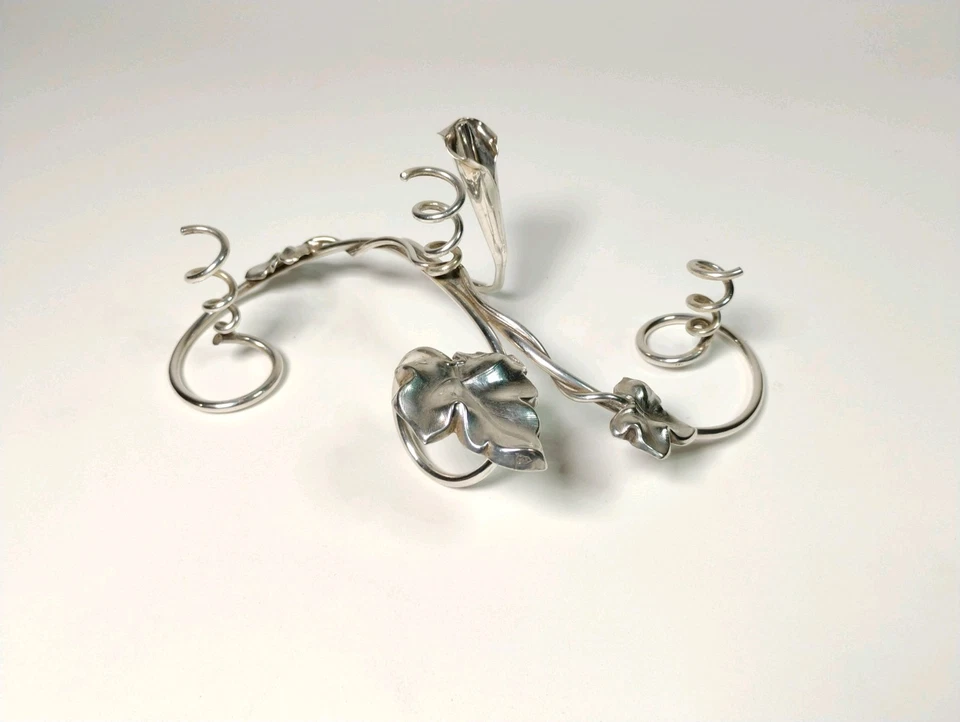 Portavelas Walker & Hall plateado Art Nouveau enredaderas hojas y lirios 9" Foto 1 de 4