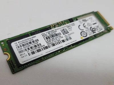 Samsung MZ-VLB256B PM981a 256 GB NVMe M.2 80mm Solid State Drive - Image 1 of 4