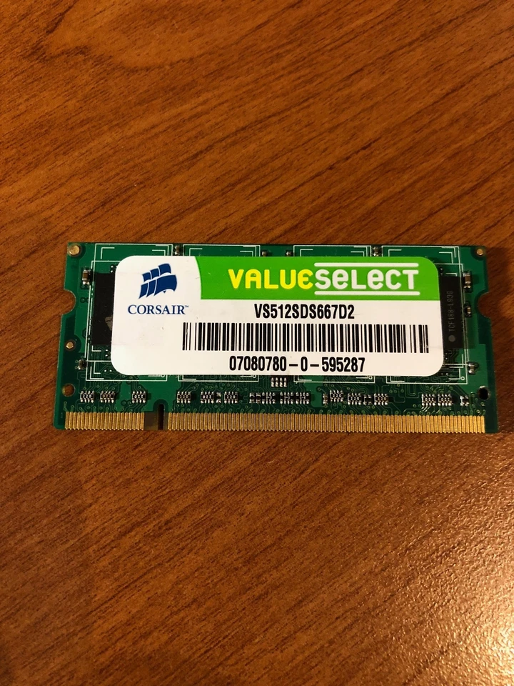 512MB Corsair DDR2-667 RAM PC2-5300S CL5 COSÌ-DIMM VS512SDS667D2 Notebook - Immagine 1 di 1