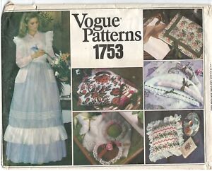 Vogue Patterns 1753 Misses Apron Gift Items One size sewing pattern uncut Vtg
