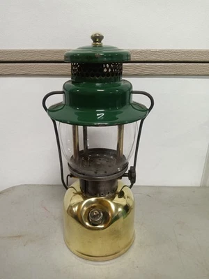 ВИНТАЖНЫЙ латунный фонарь Coleman 242C с одной мантией ДАТИРОВАН 6 10 1936 1946 - Изображение 1 из 4