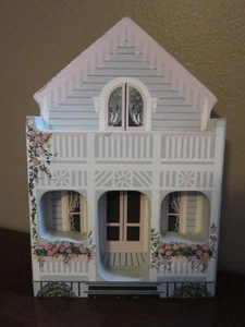 GINGERBREAD COTTAGE OAK BLUFFS MARTHA'S VINEYARD SHELIA COLL. SHELF SITTER 1993 - Picture 1 of 8