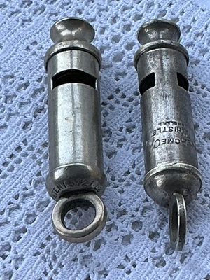 TWO VINTAGE BRITISH RAIL TRAIN PATENT THE ACME CO. AND PATTEN 5727.08 WHISTLES — 第 1/4 张图片