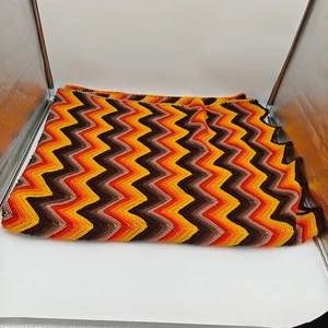 Vintage 70er Jahre Handarbeit gehäkelt afghanische Decke Chevron braun orange gelb 56" x 48" - Bild 1 von 4