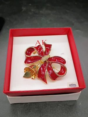 Broche de Navidad Anne Klein Nuevo en Caja Tono Dorado con Cinta Esmalte Rojo y Campana Foto 1 de 4
