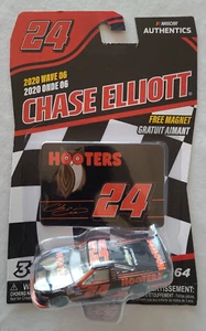 2020 NASCAR AUTHENTICS WAVE 6 CHASE ELLIOTT #24 HOOTERS TRUCK 1:64 - Picture 1 of 3