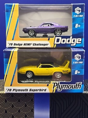 Hot Wheels 1:87 / HO Scale 70 Plymouth Superbird & 70 Dodge HEMI Challenger 🎁 - Image 1 of 4