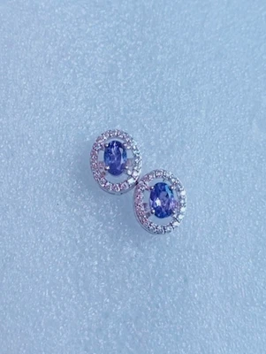 Orecchini a perno in tanzanite ovale e zirconi aureola argento sterling 925 g... - Immagine 1 di 4