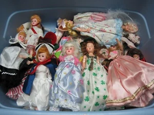 Mixed Lot Of 26 Vintage Plastic Celluloid Sleepy Eye Dolls - Picture 1 of 10