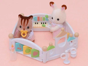 Parque infantil para bebés Sylvanian Families Calico Critters - Imagen 1 de 2
