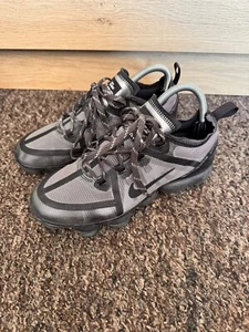 Baskets Nike Air VaporMax 2019 GS « Ghost Black » taille UK 6 EU 39Jeunesse - Photo 1 sur 6