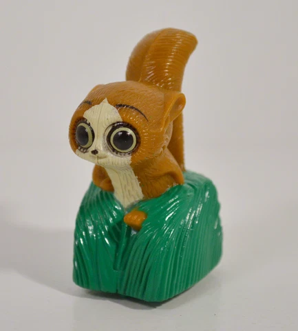 RARE 2005 Mort 2.5" Nestle Quick EUROPE Action Figure Madagascar Cover
