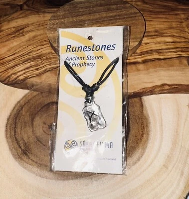 Colar de cordão SOLARFILMA Islândia runas - Imagem 1 de 2