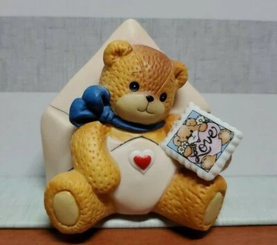 Enesco Lucy and Me Lucy Rigg Bear como envelope de amor Dia dos Namorados - Imagem 1 de 4