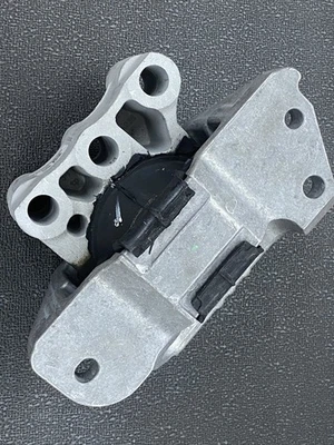 2015-18 JEEP RENEGADE 2.4L RIGHT SIDE ENGINE MOTOR MOUNT OEM 68363755AA - Image 1 of 4