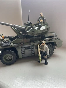 Mega Bloks Construx Call Of Duty APC Invasion 06856 2 Figures & Instructions - Picture 1 of 9