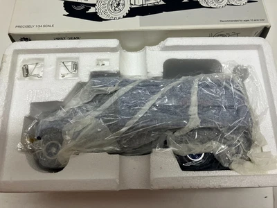 Самосвал FIRST GEAR 1960 модель B-61 Mack MORTON SALT - Изображение 1 из 3