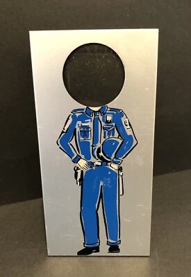 Marco de fotos de caricatura de oficial de policía (añades foto de cara)... ¡muy único! Foto 1 de 4