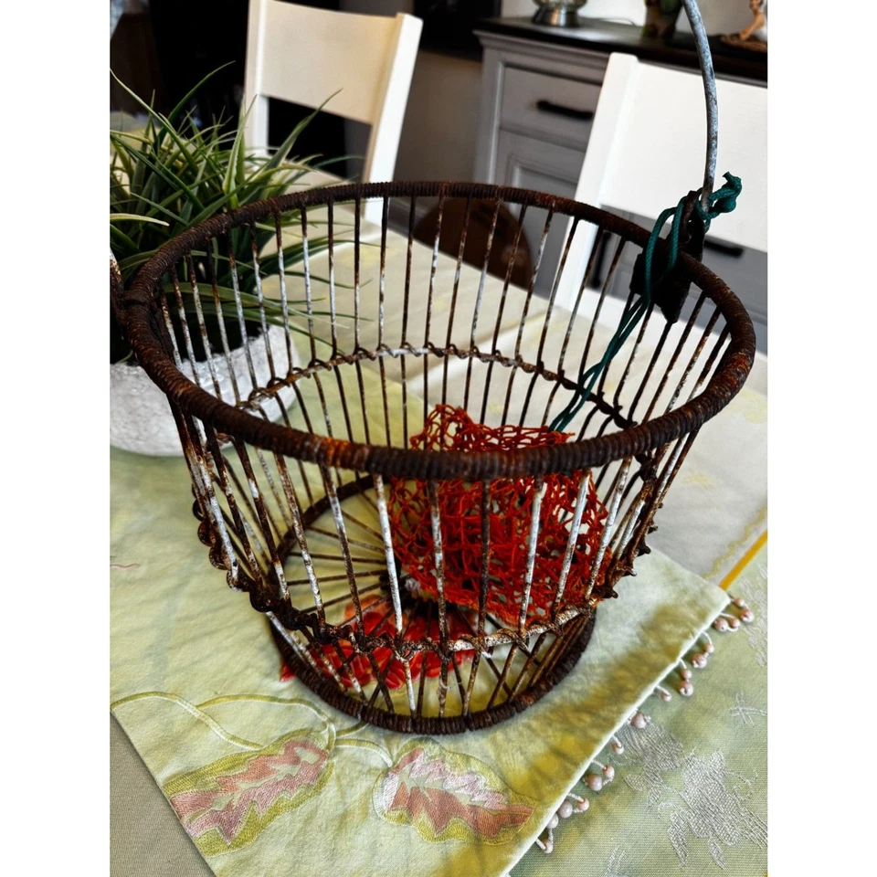 Vintage metal clam basket with net bag; hard to find small size - Image 1 of 4