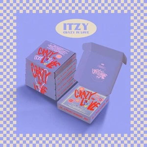 ITZY 1st Album CRAZY IN LOVE CD+Book+Lyric+P.Card+2p Polaroid+Sticker Pack+Gift - Imagen 1 de 4