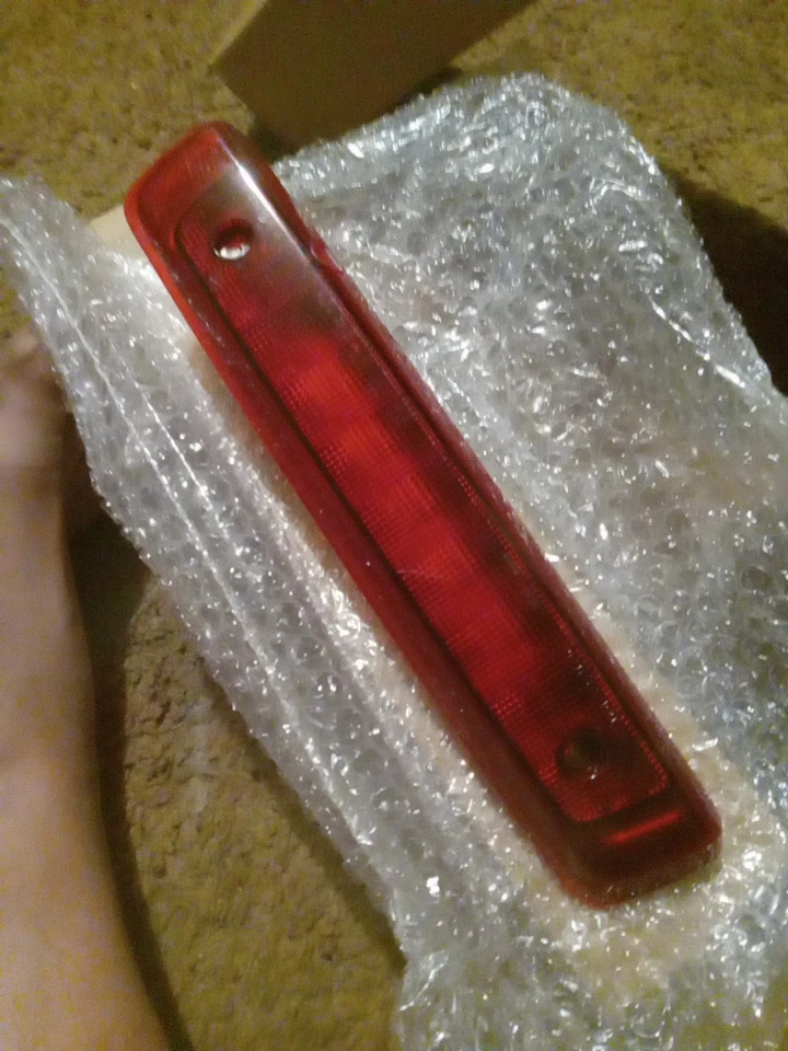 Tercera luz de freno LED 2006-2010 Jeep Commander OEM 55157446AC Foto 1 de 4