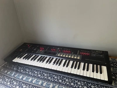Teclado sintetizador de seis voces programable Akai AX 60 sintetizador vintage Foto 1 de 4